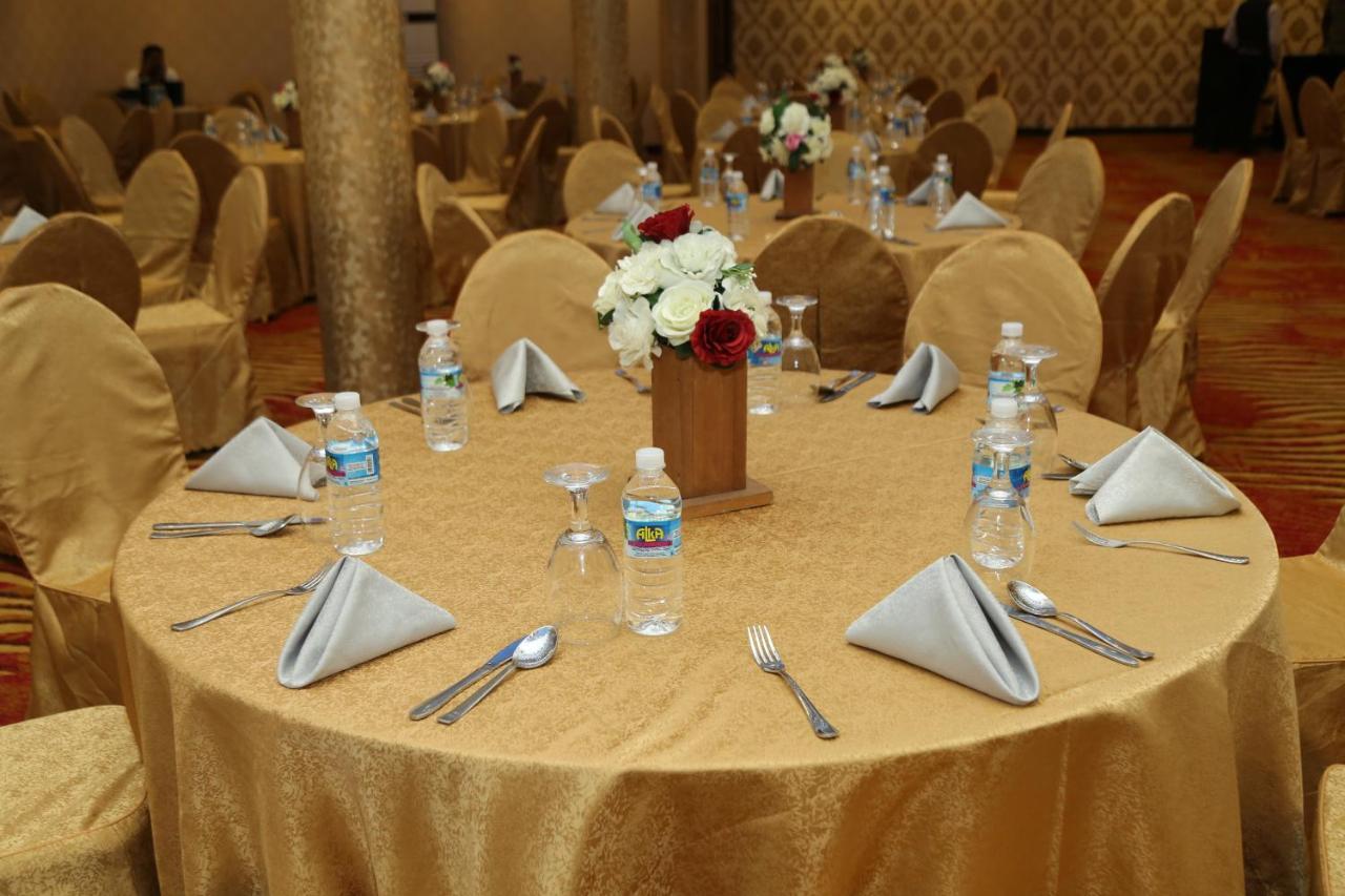 Polhena Grand Resort & Banquet Matara Ngoại thất bức ảnh